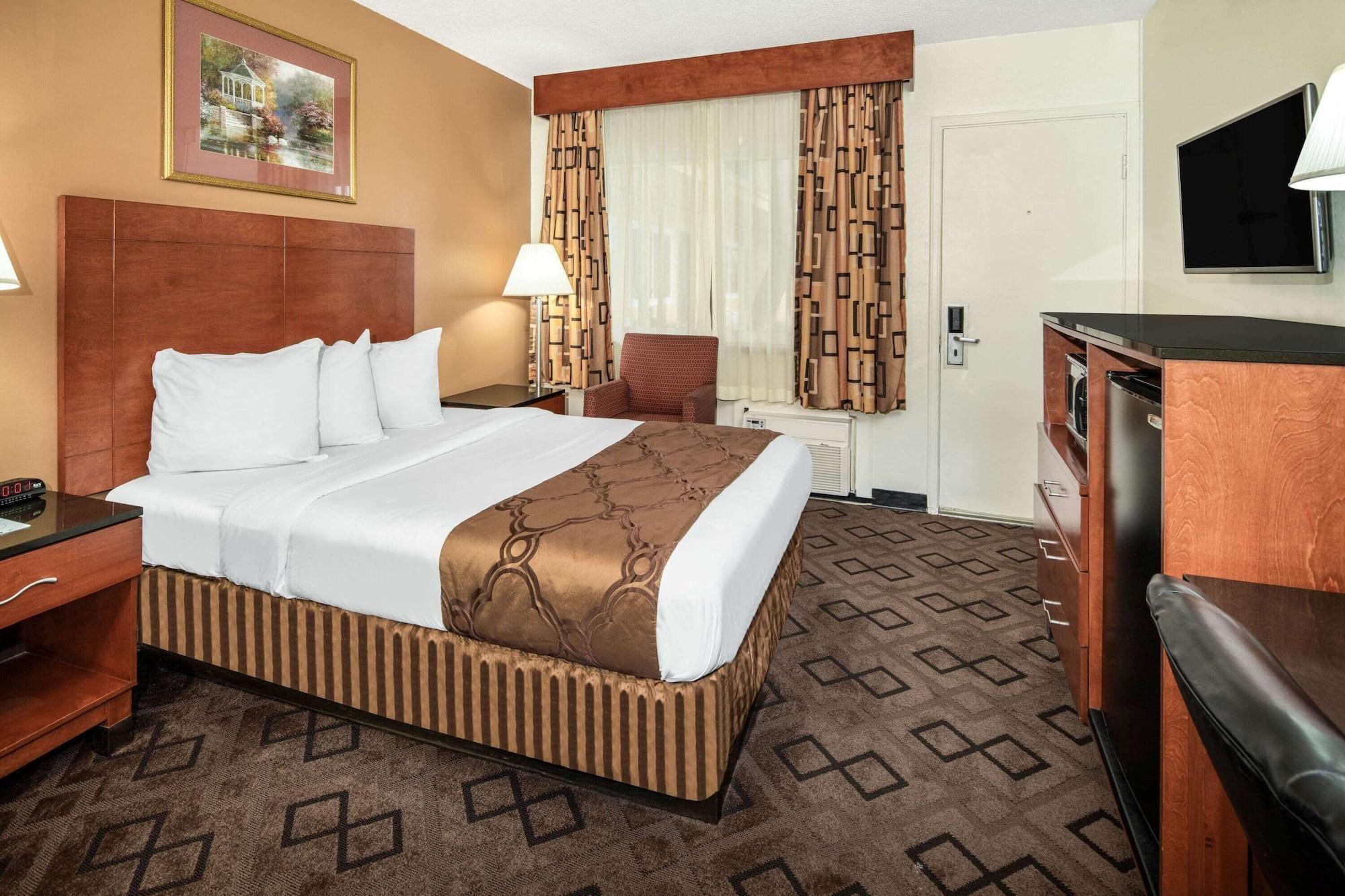Hotel Travelodge By Wyndham Burbank-glendale Burbank