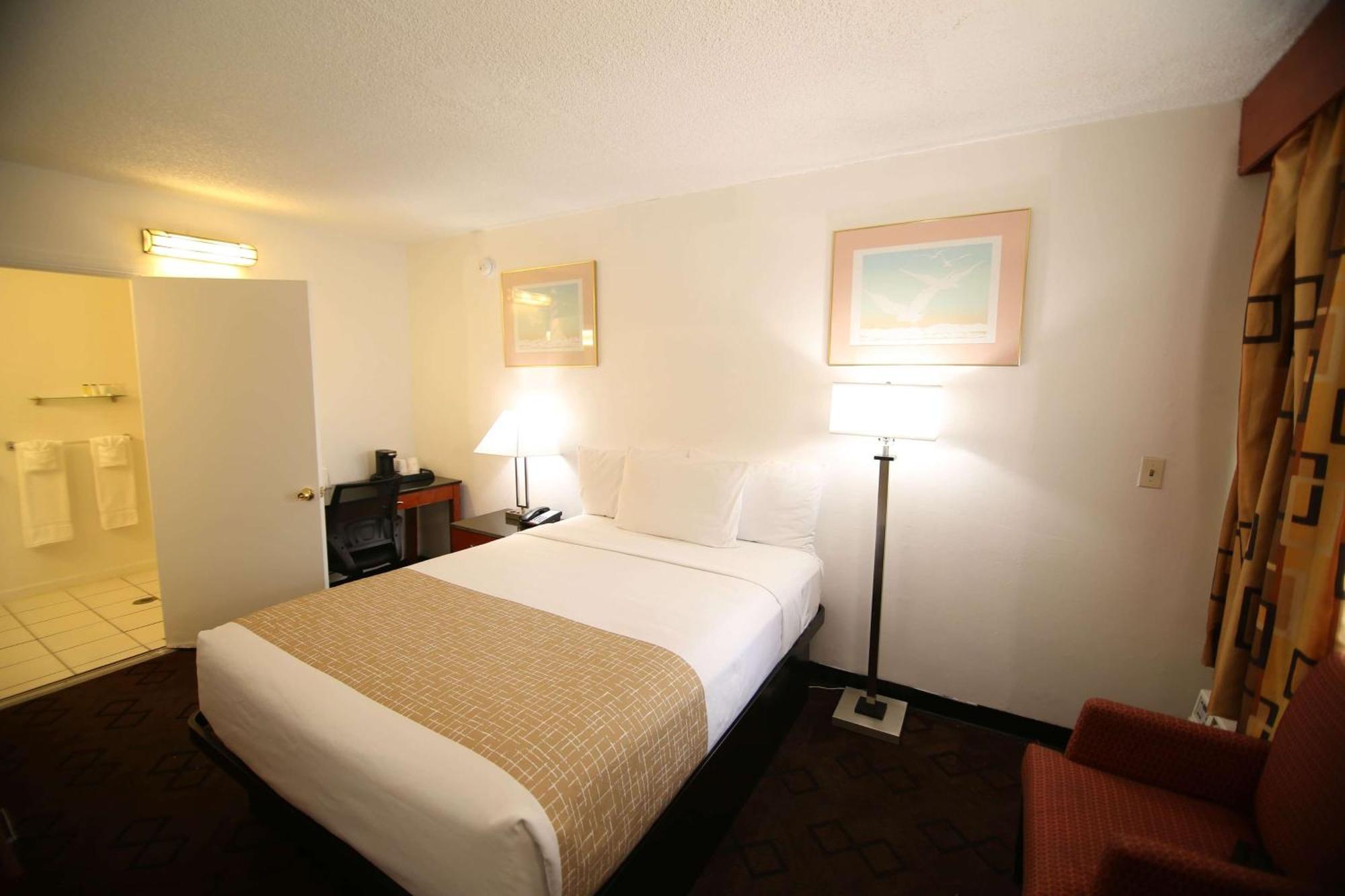 Hotel Travelodge By Wyndham Burbank-glendale 3*