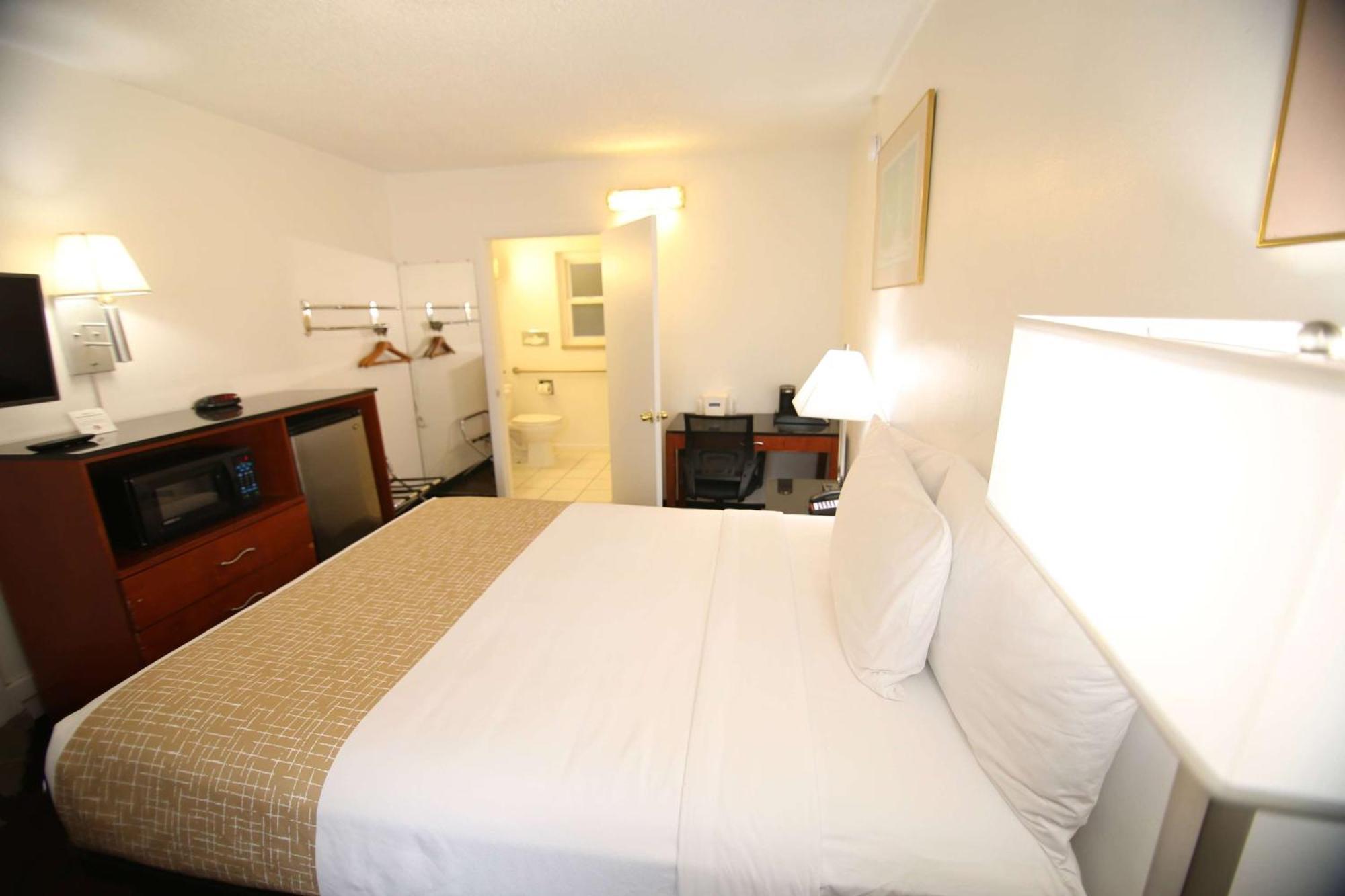 Travelodge By Wyndham Burbank-glendale Hotel 3*
