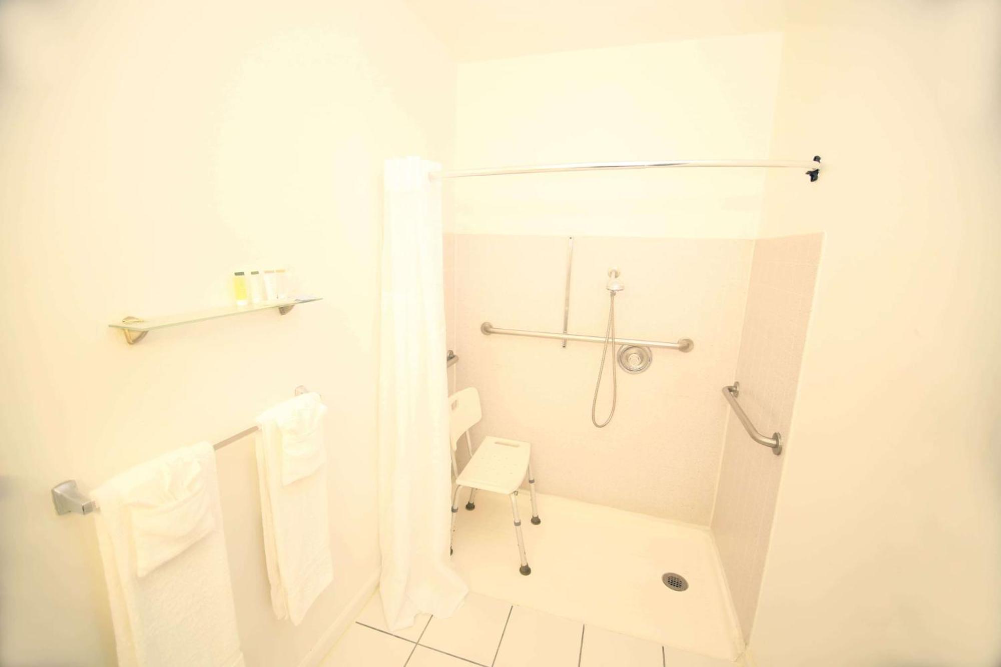 Hotel Travelodge By Wyndham Burbank-glendale 3*