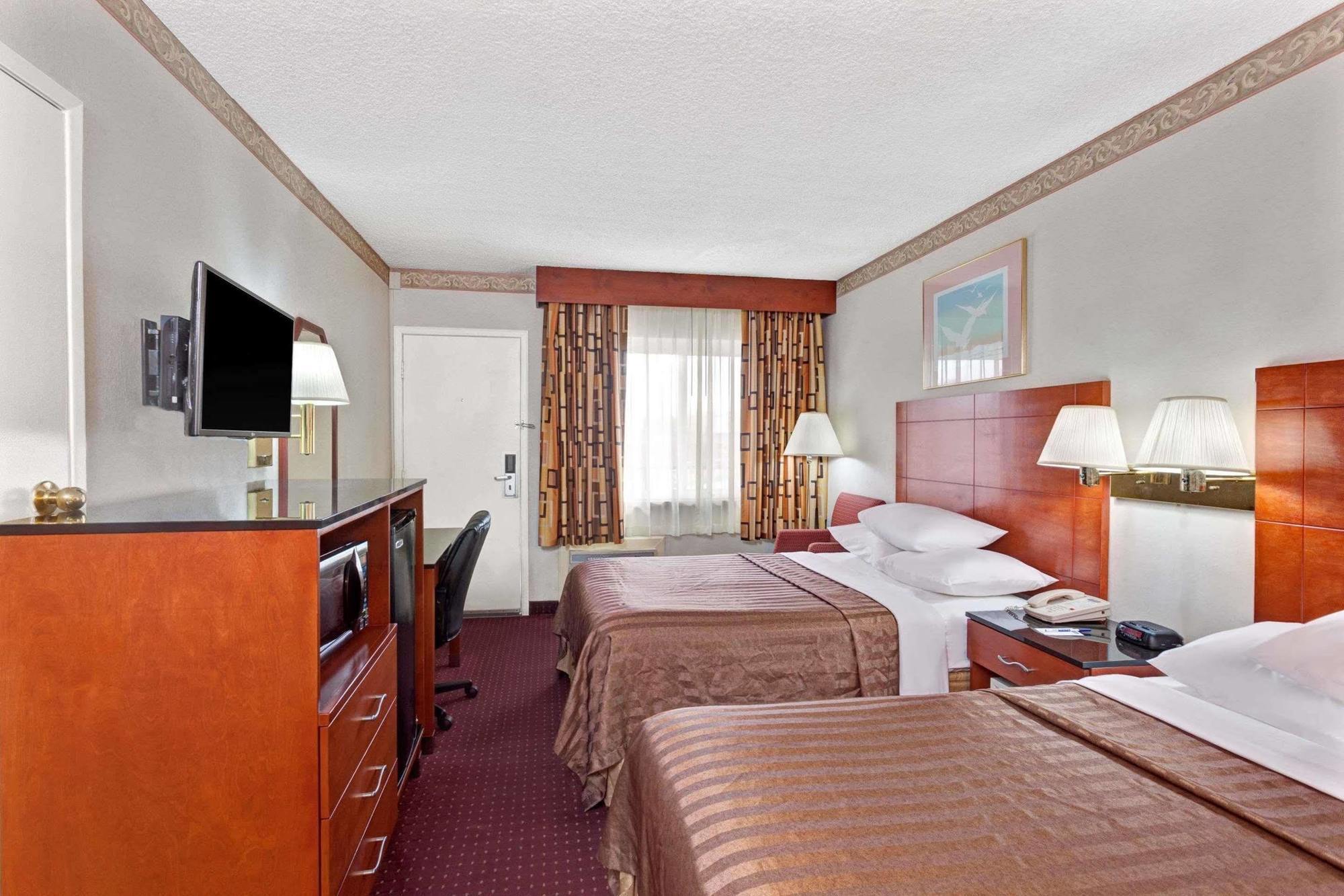 Hotel Travelodge By Wyndham Burbank-glendale 3*
