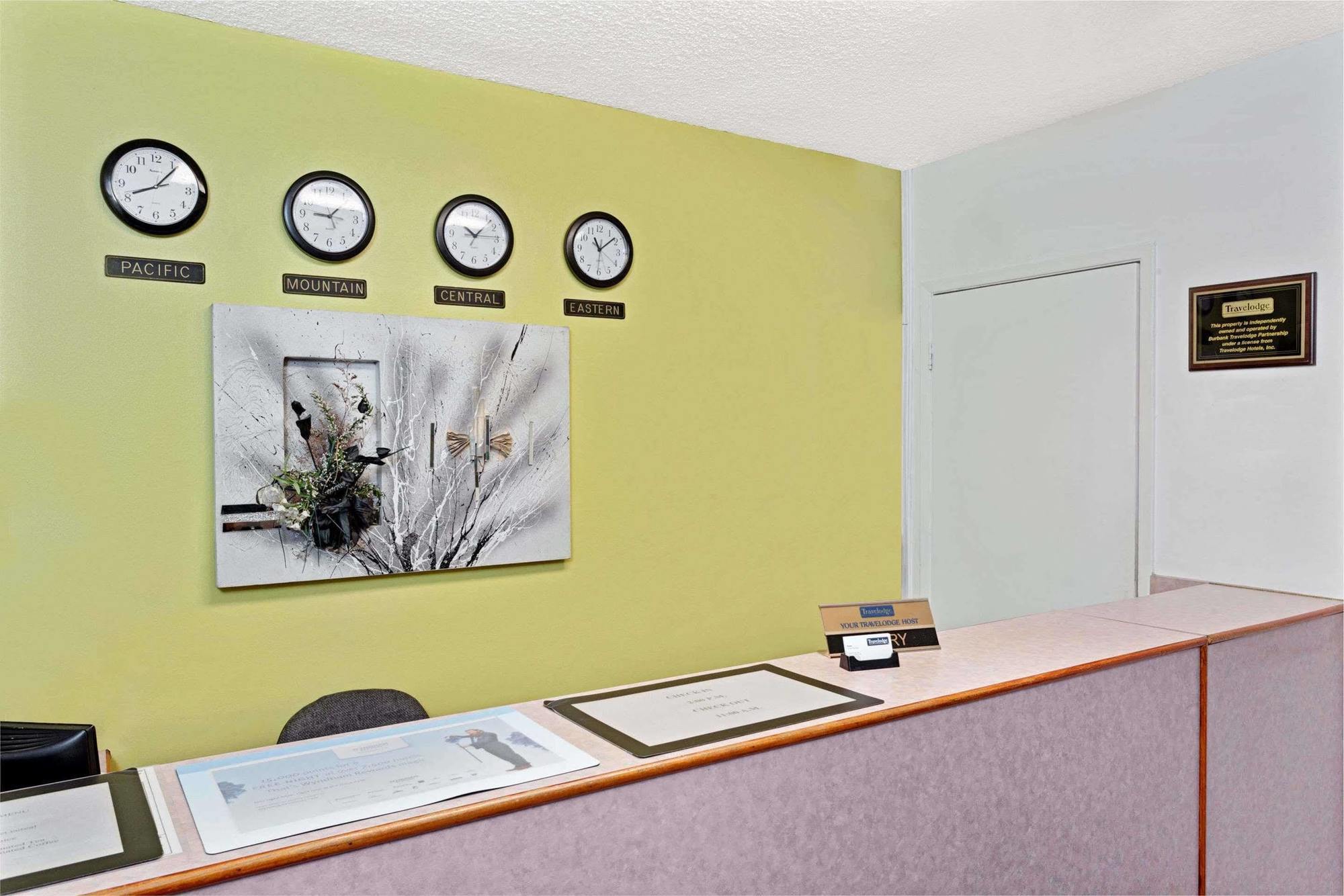 Hotel Travelodge By Wyndham Burbank-glendale Burbank