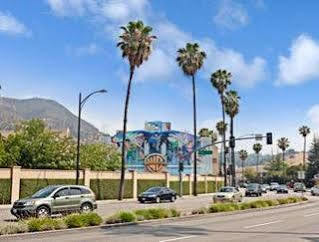 Travelodge By Wyndham Burbank-glendale