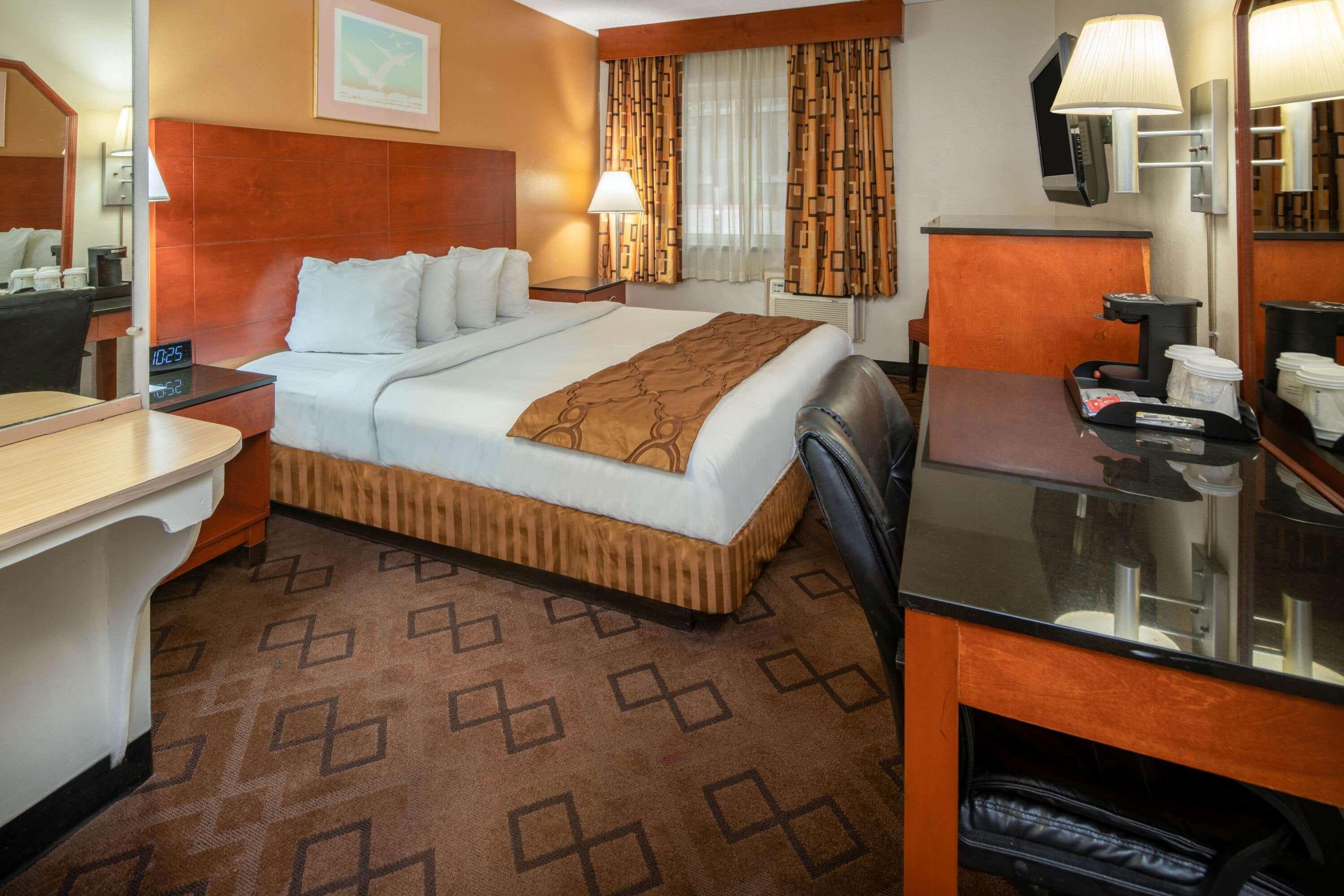Travelodge By Wyndham Burbank-glendale Hotel