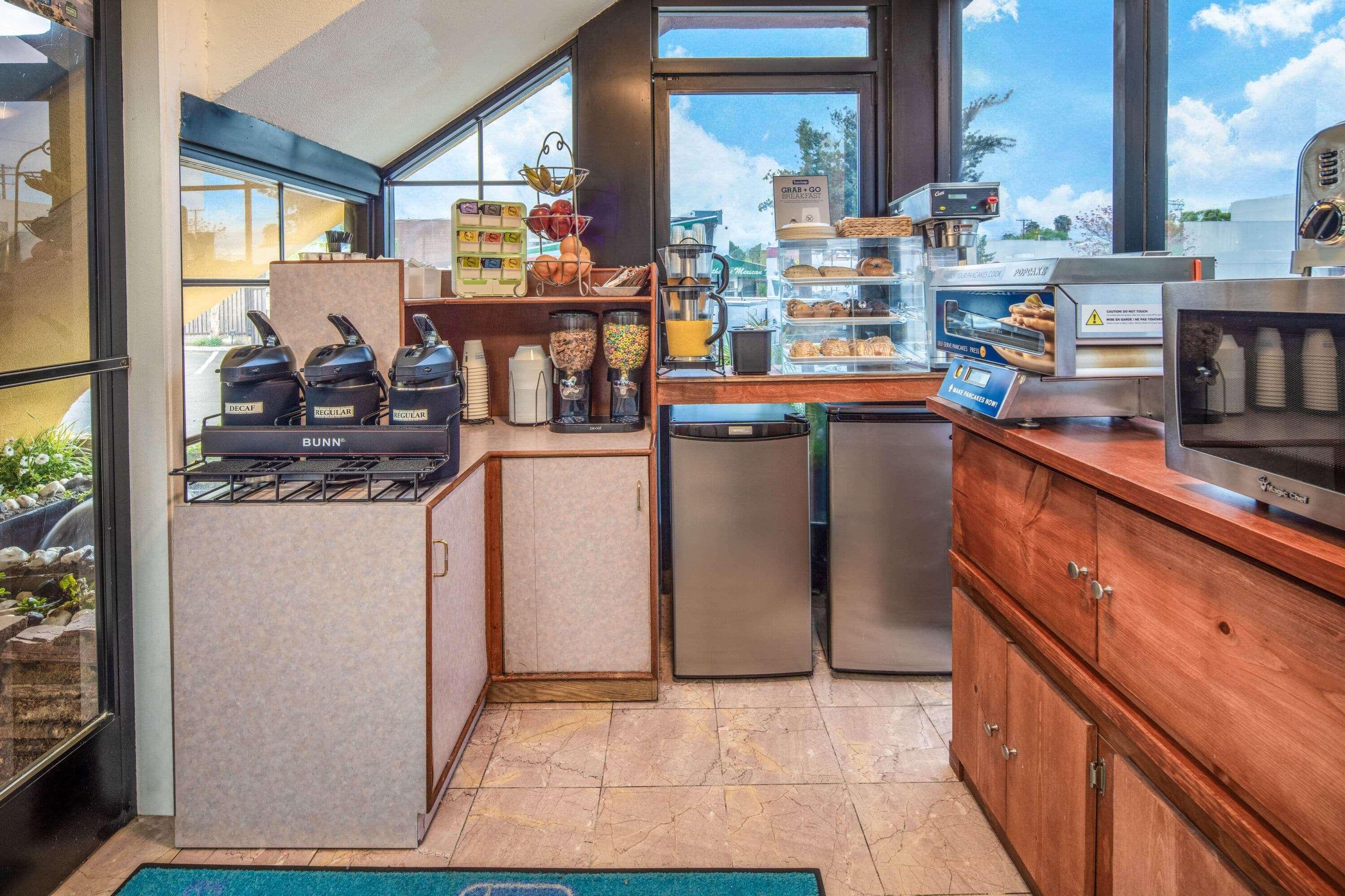 Hotel Travelodge By Wyndham Burbank-glendale Burbank